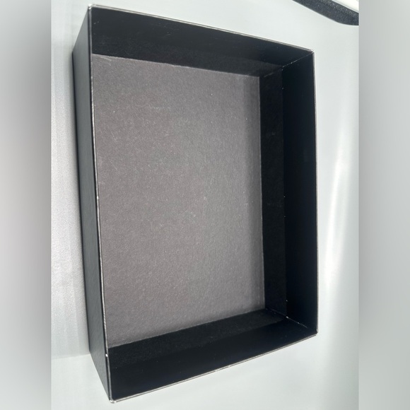 Prada Black Box - Picture 12 of 13